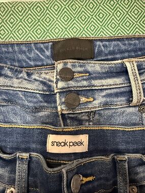 Sneak Peek and buckle black Women's Medium  Crop flare Jeans!